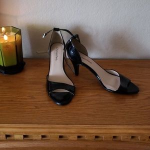 Cityclassified mid high heels